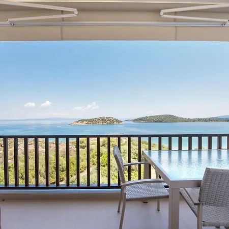 #nereus Seafront Apts By Halu! Villas