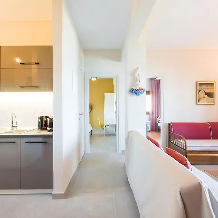 Lägenhet #nereus Seafront Apts By Halu! Villas